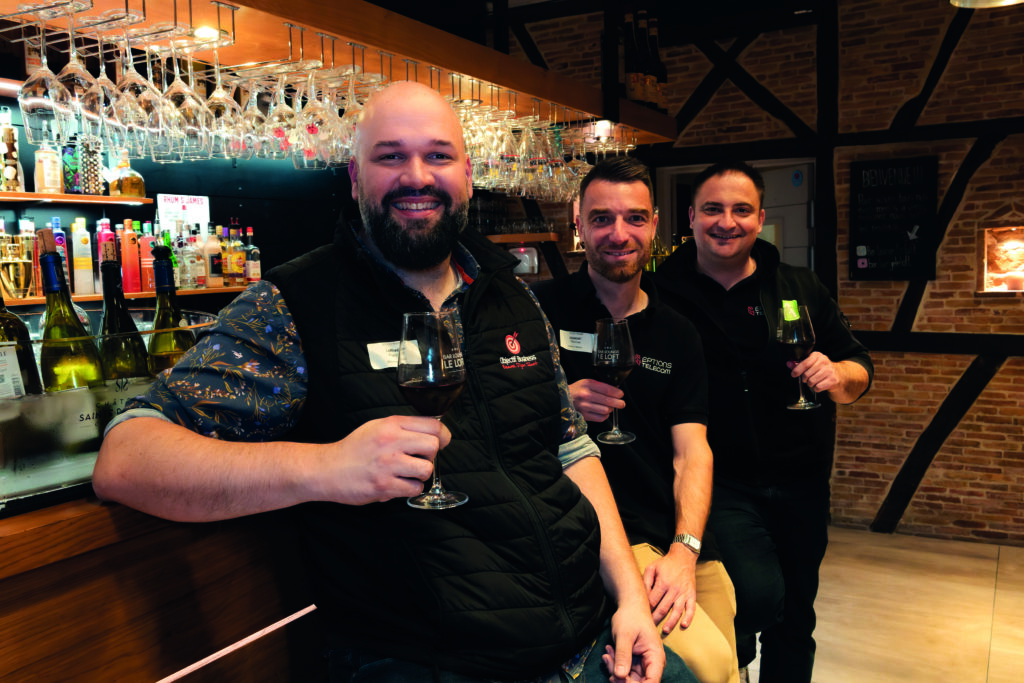 Franck Loffredo, directeur d’exploitation d’Options Telecom, Thomas Dumont, directeur de l’agence de Mâcon, et Francis Thiebaud, président du groupe Options Telecom / Acadir