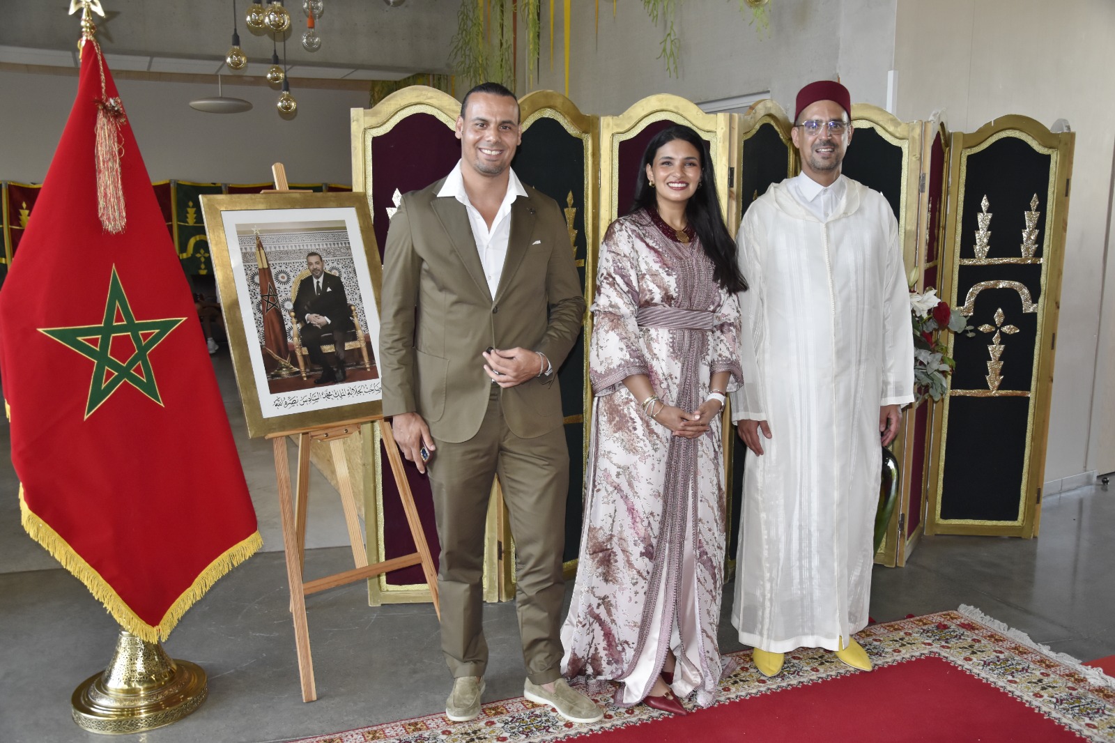Le Consul Général du Royaume du Maroc à Dijon Souhail Bouslikhane et son épouse, accompagnés de l'ancien international marocain de football Jaouad Zairi
